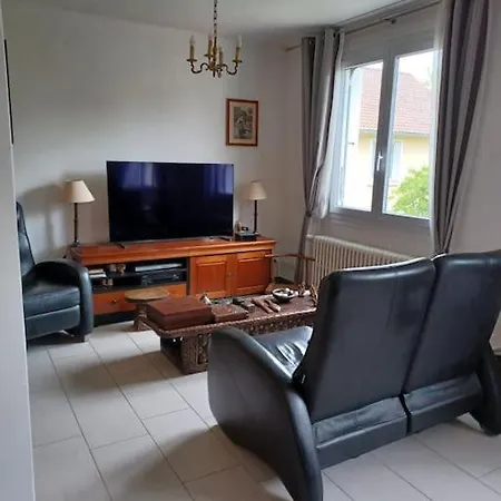 بيت للعطل Maison Cosy 600m De La Gare De رامبوييه